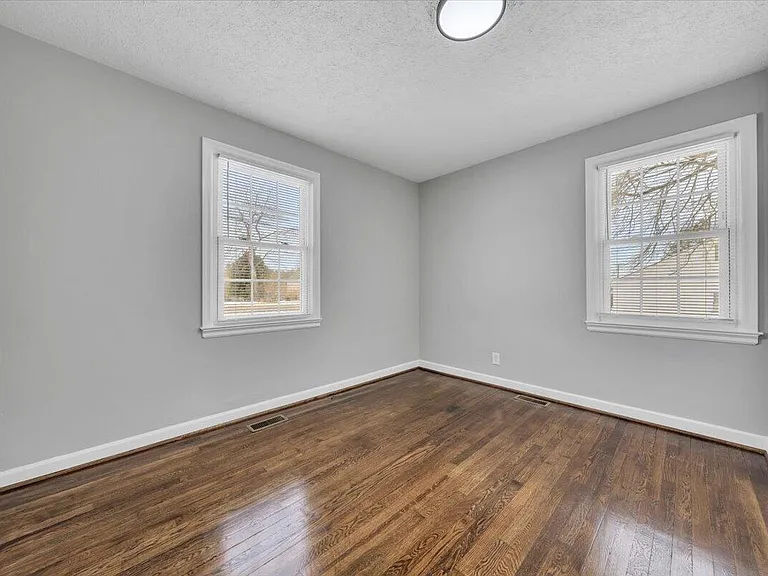 32 Upland Dr — Photo 14