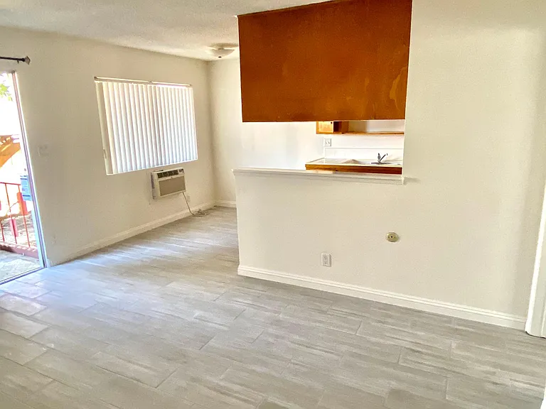 921 E Las Tunas Dr — Photo 11