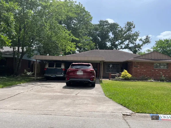 1930 Woodvine Dr, Houston, TX 77055