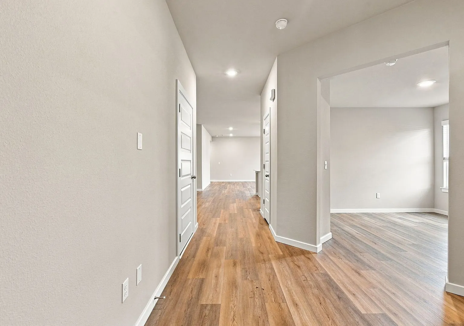 Brand New 4 Bedroom DR Horton Home! Available for Immediate Move in *BA Schools* — Photo 3