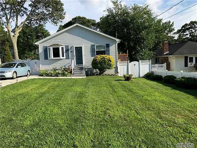 1st image of 40 Hollywood Ave