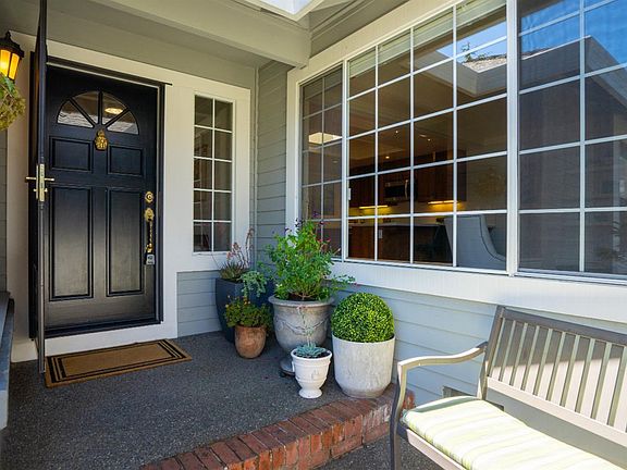 4th image of 8190 Oakmont Drive