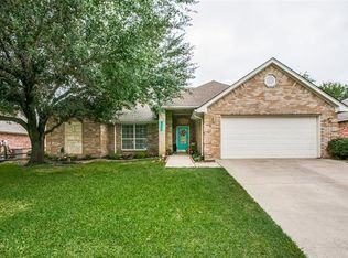 6005 Western Creek Ln, Haltom City, TX 76137