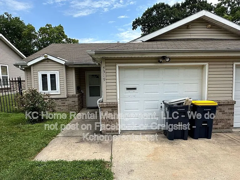 4319 Jackson Ave — Photo 2