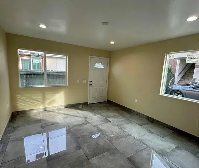 3538 W 108th St #35383538-1/4 — Photo 4