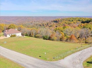 103 Whitetail Dr, Walnut Shade, MO 65771