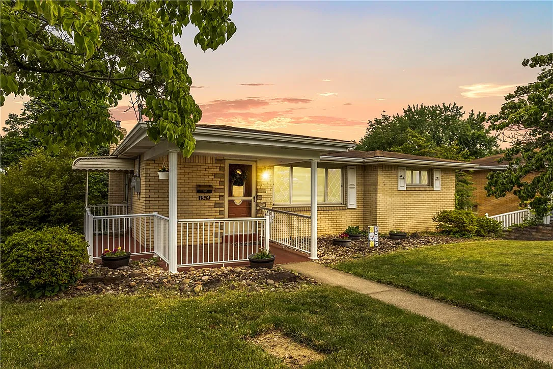 1544 Oneida Dr photo 1