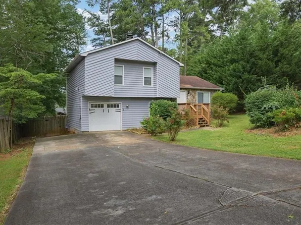 2262 New Castle Cir, Norcross, GA 30071