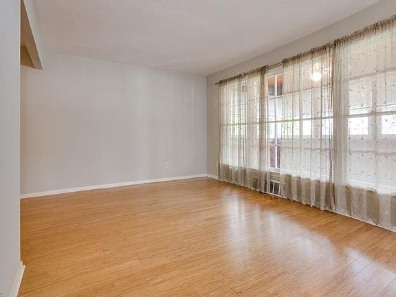 4th image of 30529 Willowick Dr