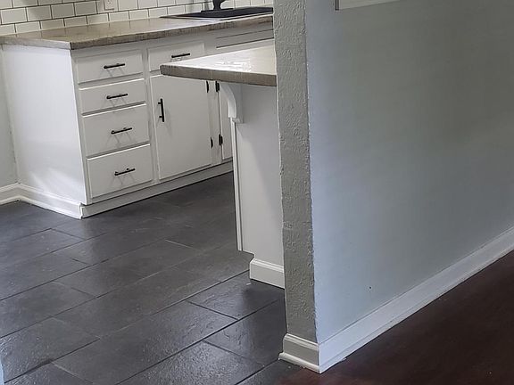 5th image of 1601 Burkedale Dr