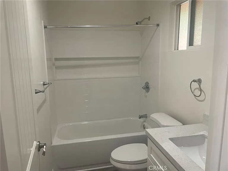 823 W Courtland Dr — Photo 9