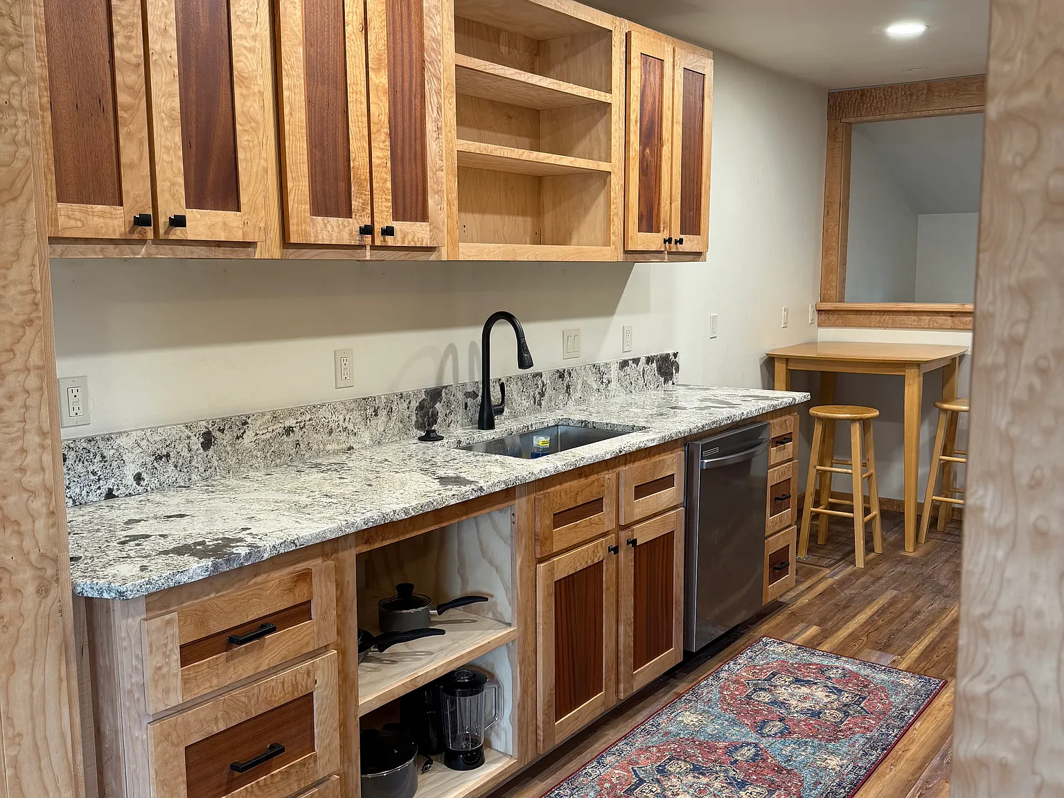 1 bed, 1000 sqft, $2,400 — Photo 4