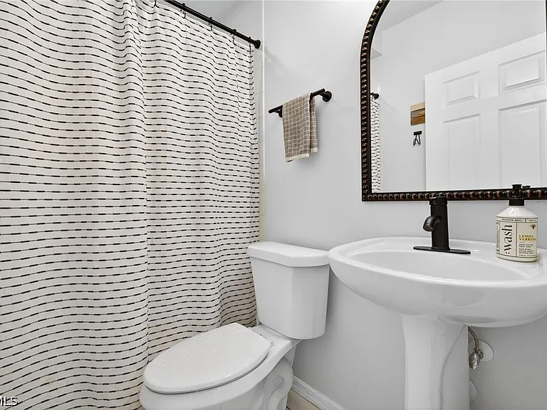 5450 Park Rd #4 — Photo 22