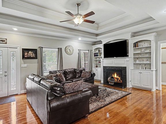 5th image of 1004 Cherry Ct