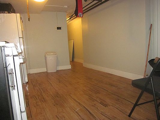 2nd image of 39 Kingsland Ave #B1