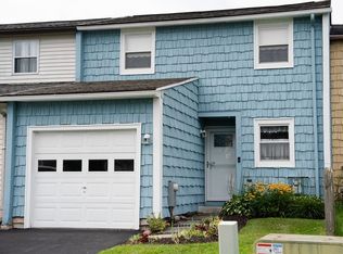 5487 Trastevere Rd, Clay, NY 13041