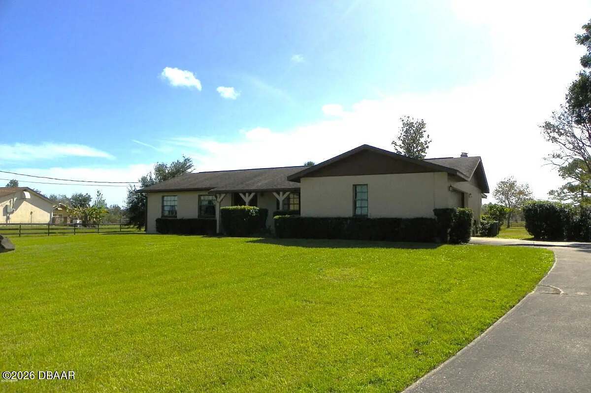 3 bed, 2.0 bath, 1661 sqft, $2,450 — Photo 3