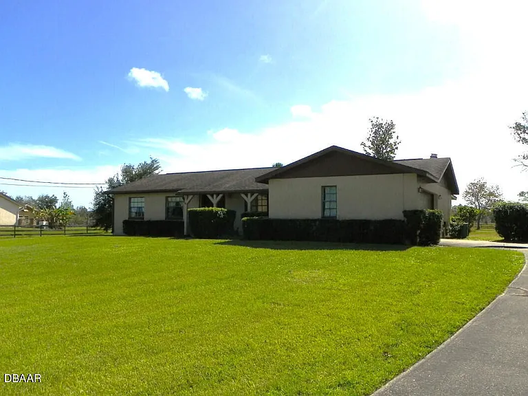 2045 Taylor Rd — Photo 3