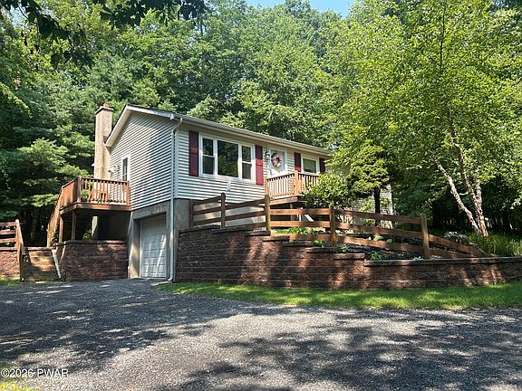 3rd image of 125 Birch Leaf Dr