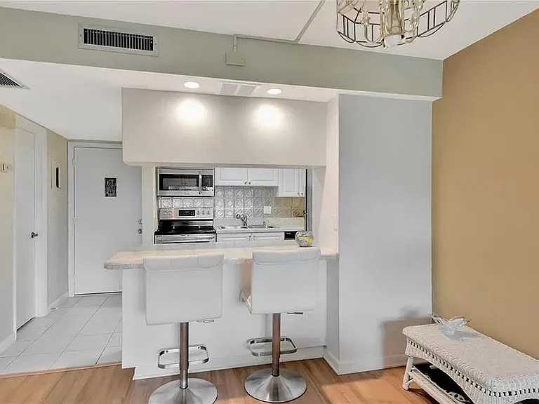 1815 Robalo Dr #106C — Photo 4