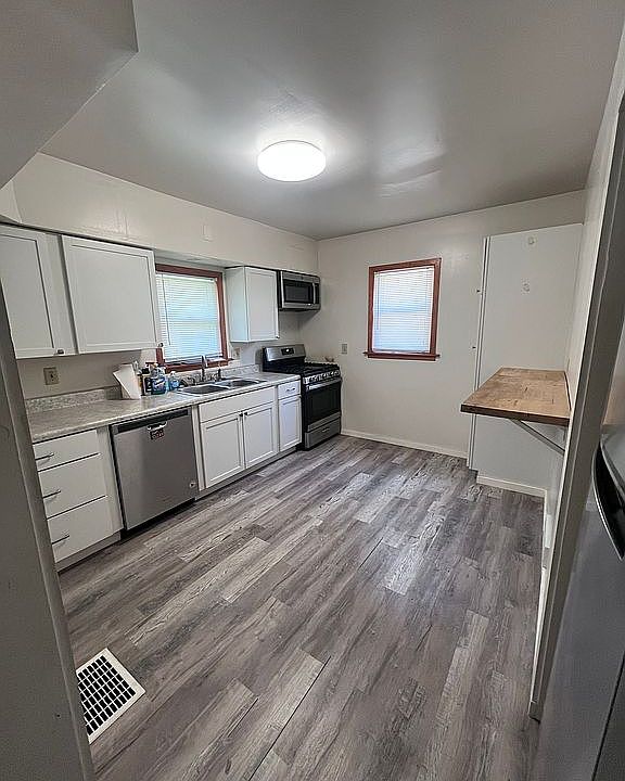 1st image of 2436 Grape St
