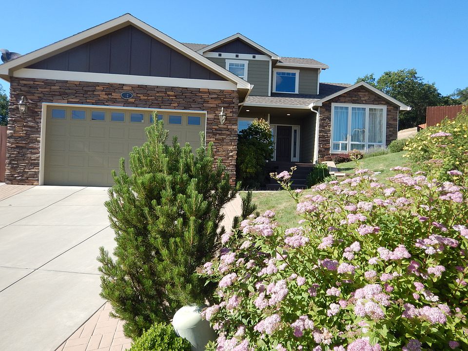 1st image of 72 Greenmoor Dr