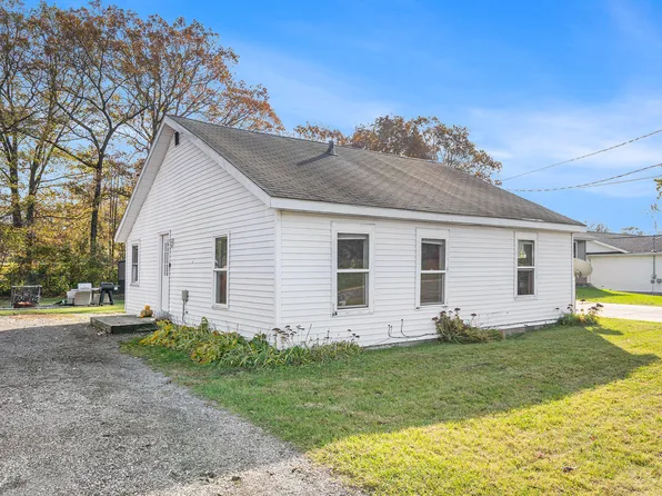 741 Brigham St, Plainwell, MI 49080