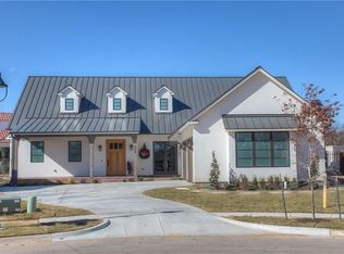108 Summersby Ln, Fort Worth, TX 76114
