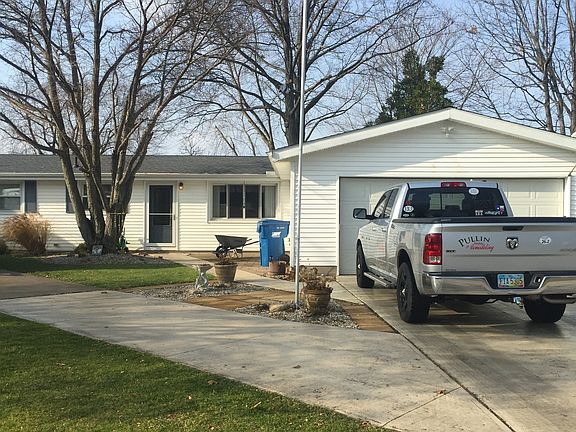 5th image of 1072 Plaza Dr
