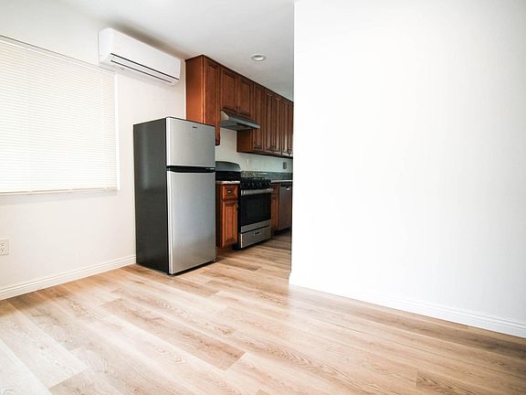 4th image of 15292 Green Valley Dr