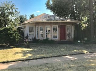 1002 W Harris St, Spur, TX 79370