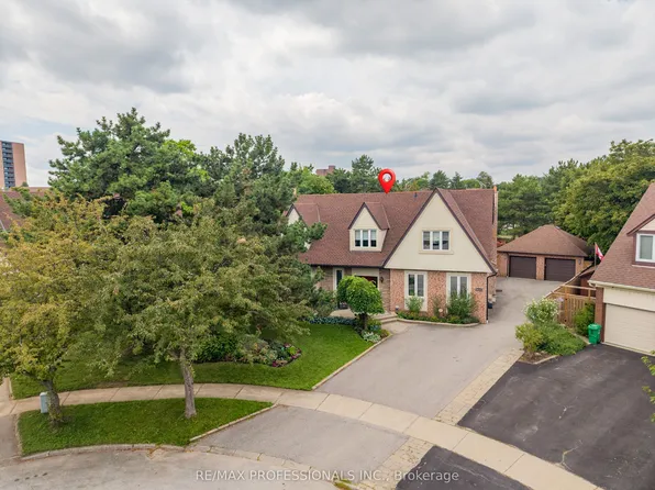 2604 Barrisdale Ct, Mississauga, ON L5N 2H2