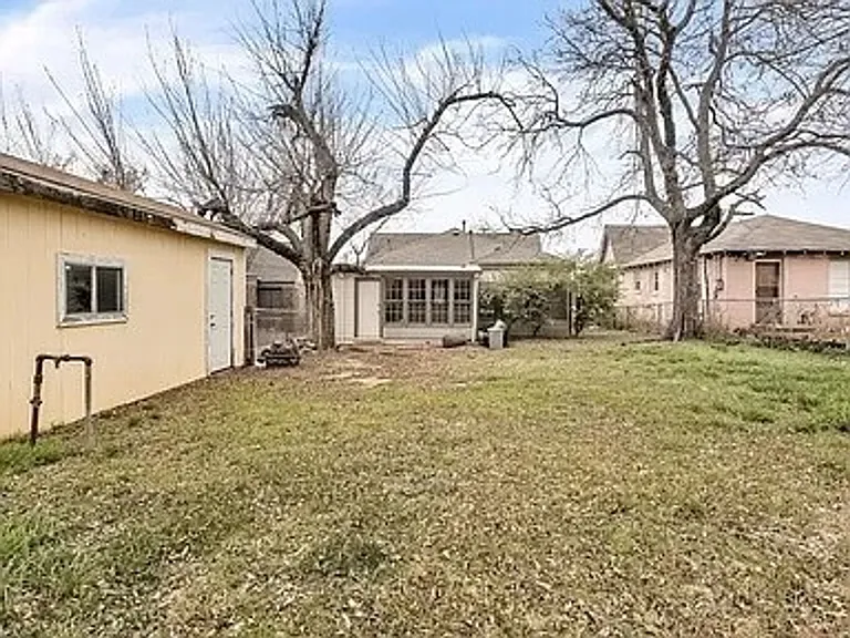 918 W Hill St — Photo 13