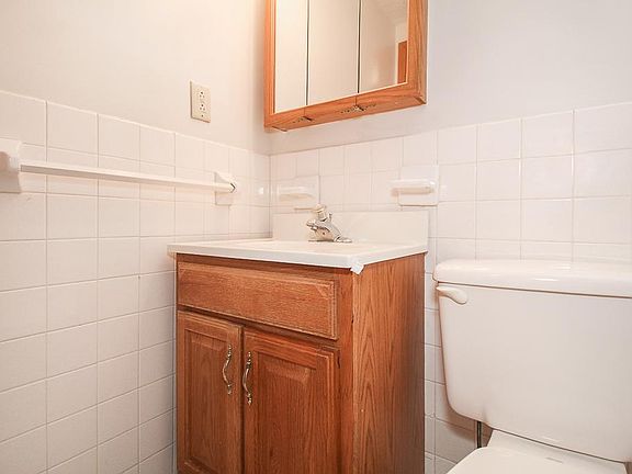 5th image of 25735 Lorain Rd Unit 418
