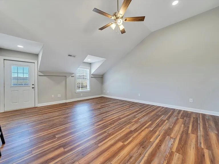 1180 Longfield Rd — Photo 103
