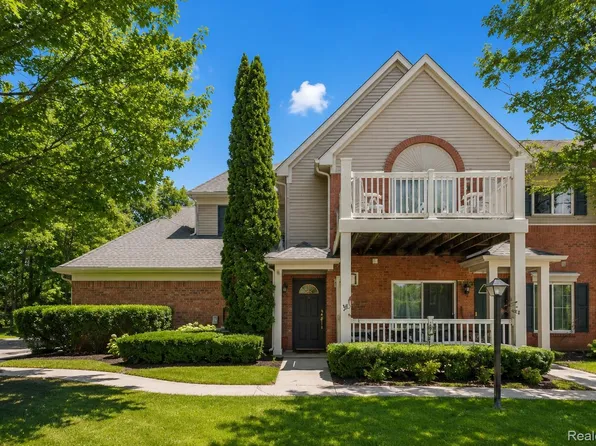 210 Marigold Cir #7, Westland, MI 48185