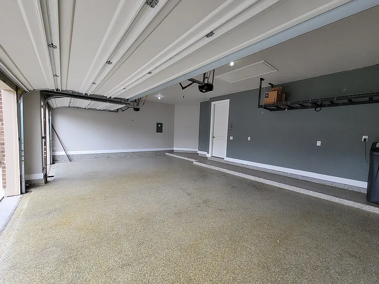 8915 Monument Parke — Photo 22