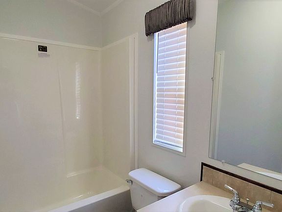 4th image of 4843 Laura Ln #130