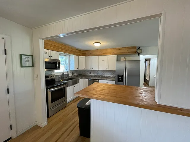 213 Columbus Dr — Photo 5