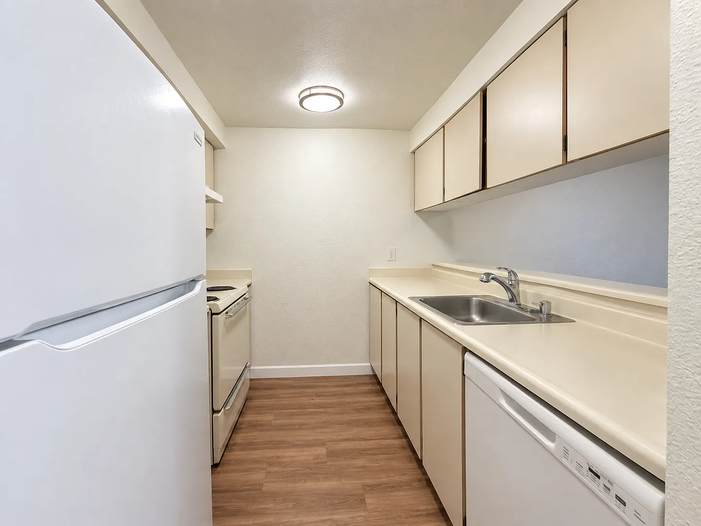 Shorecrest Apartments — Photo 2