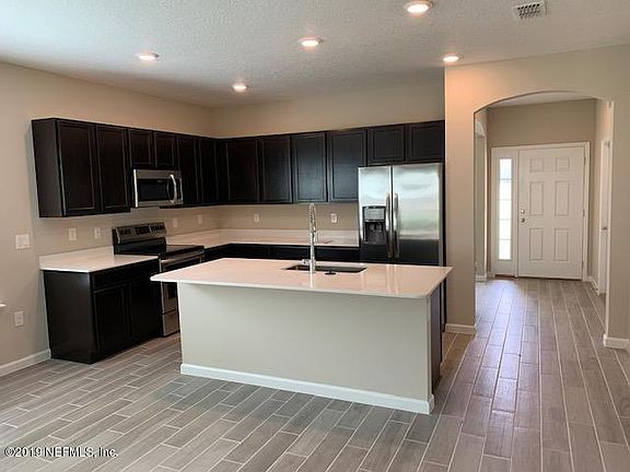 2nd image of 301 Stone Arbor Ln