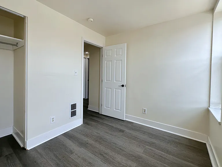 1914 Monongahela Ave #2F — Photo 8