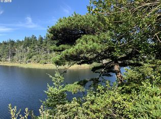 22 Geer Cir, Port Orford, OR 97465