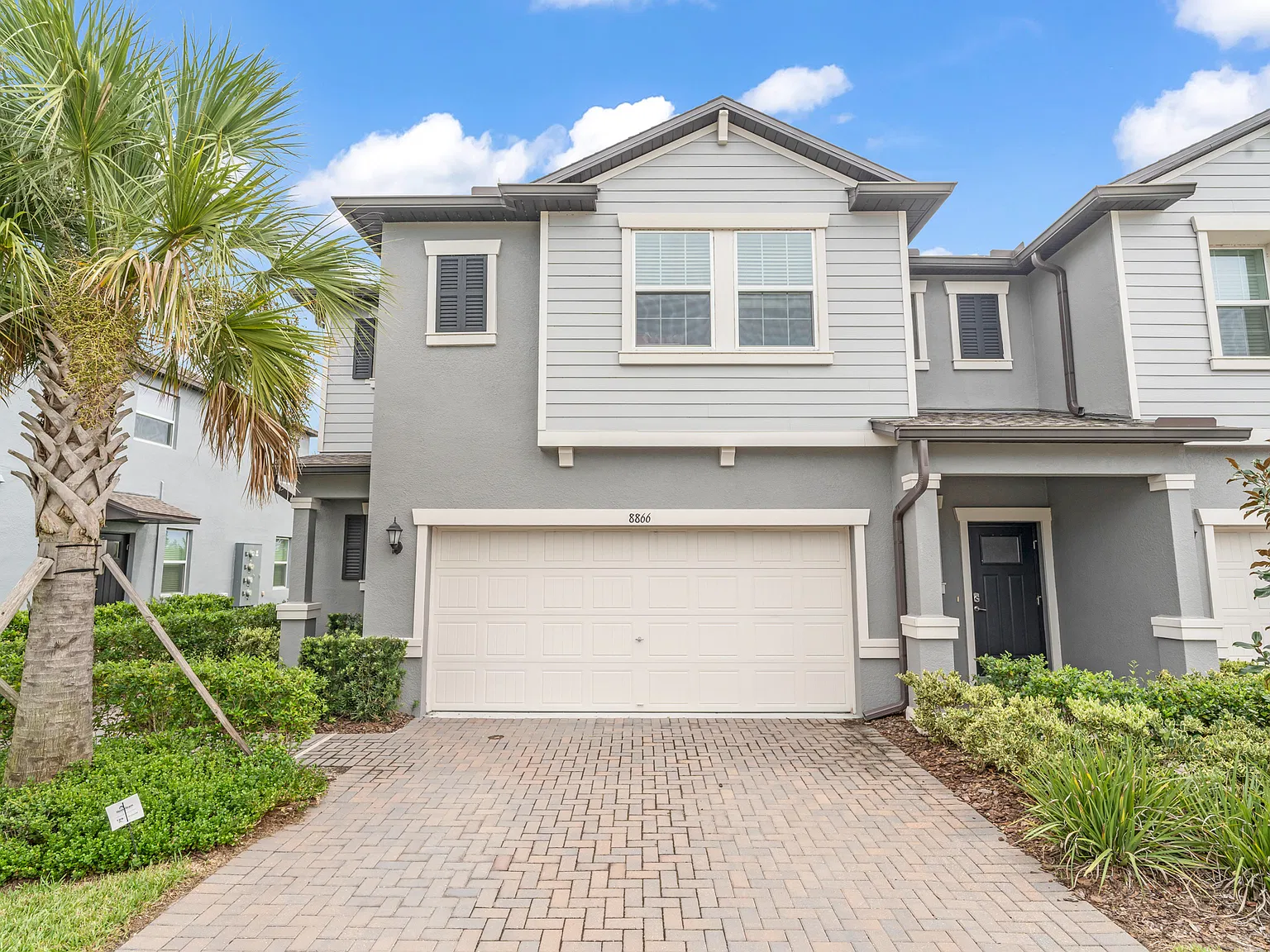 3 bed, 2.5 bath, 1861 sqft, $2,490 — Photo 2
