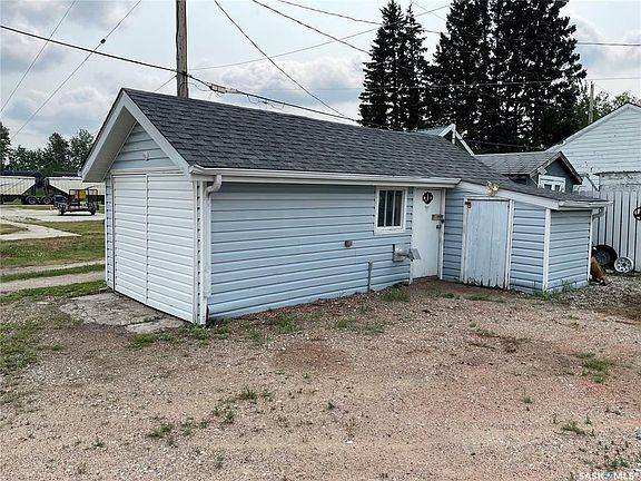 3rd image of 306 Logan Ave