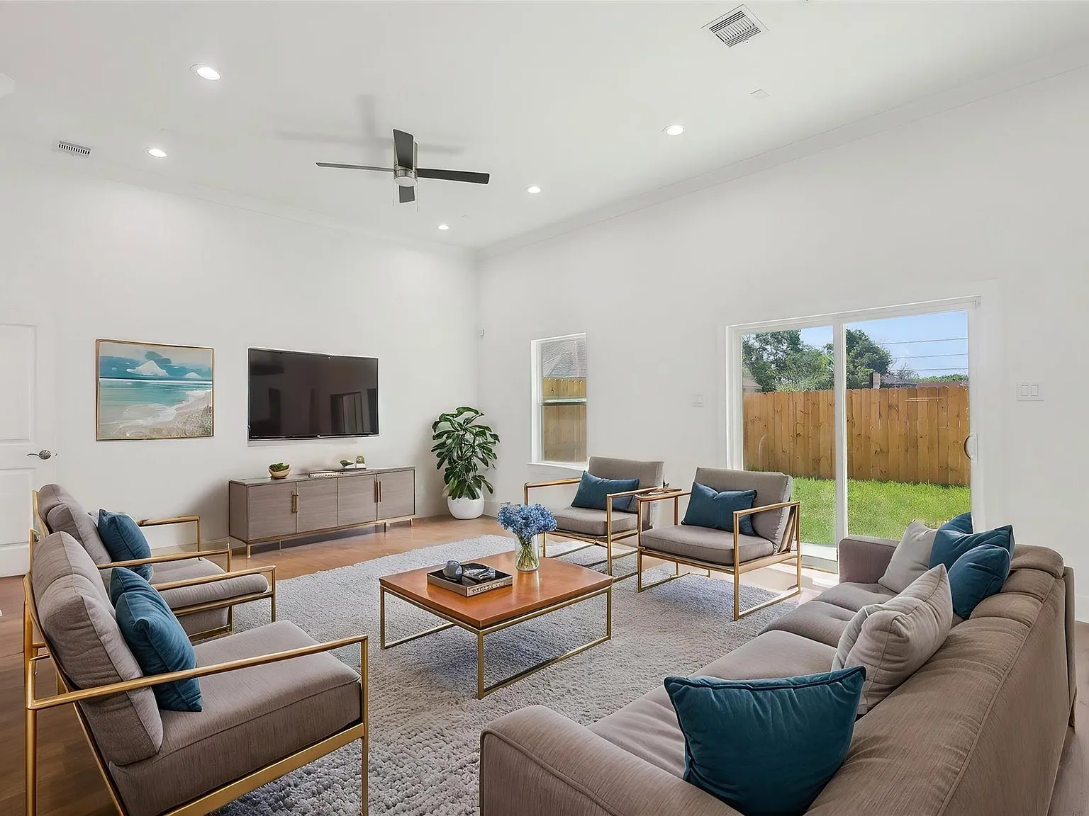 3 bed, 2.5 bath, 1768 sqft, $1,950 — Photo 1