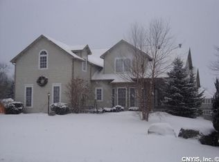 4708 Country Club Dr, Syracuse, NY 13215