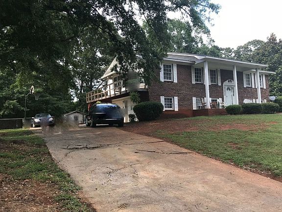 3rd image of 109 Meleah Dr