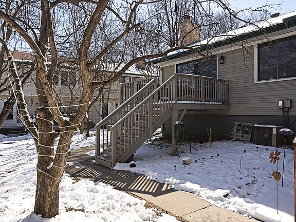 3rd image of 15732 27th Ave N