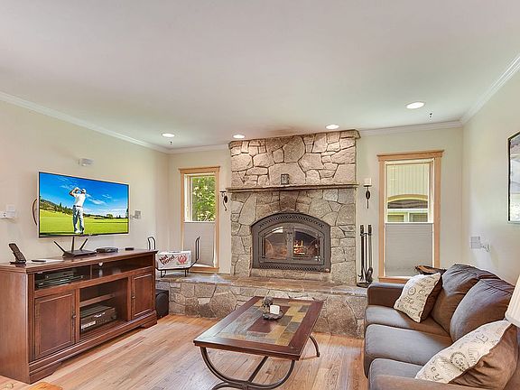 3rd image of 1621 Skyline Dr